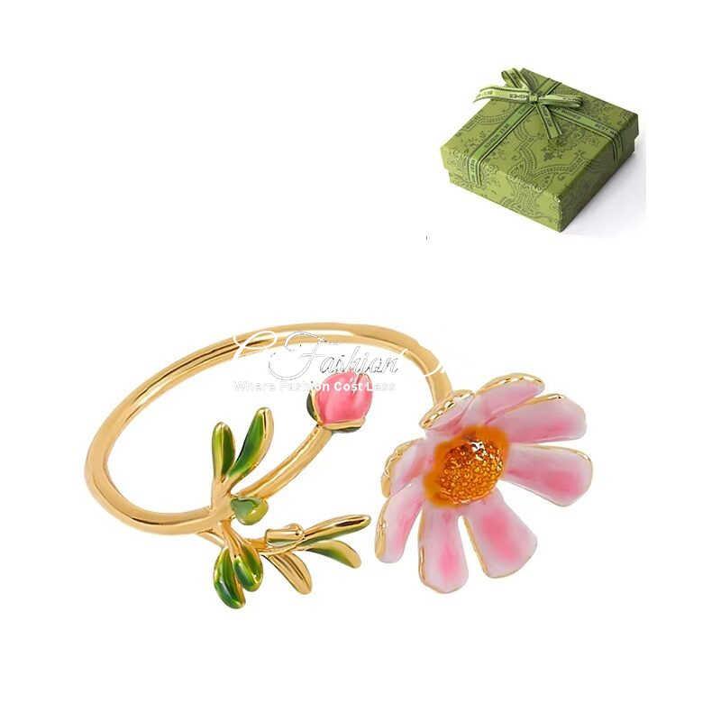 Rosée du Matin Pink Floral Gold Ring